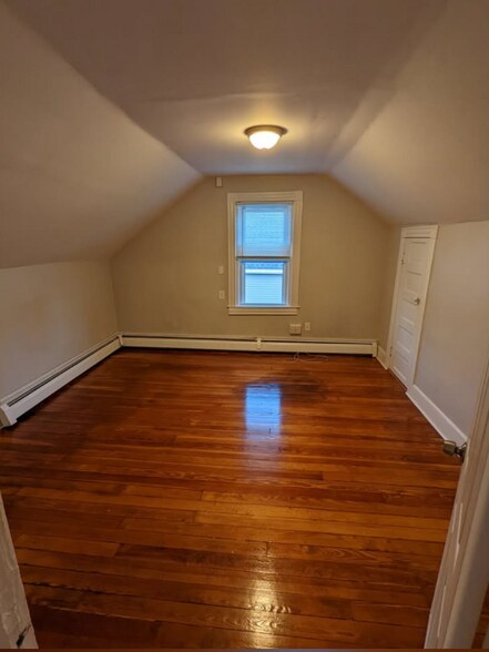 Building Photo - 64 Pleasant St