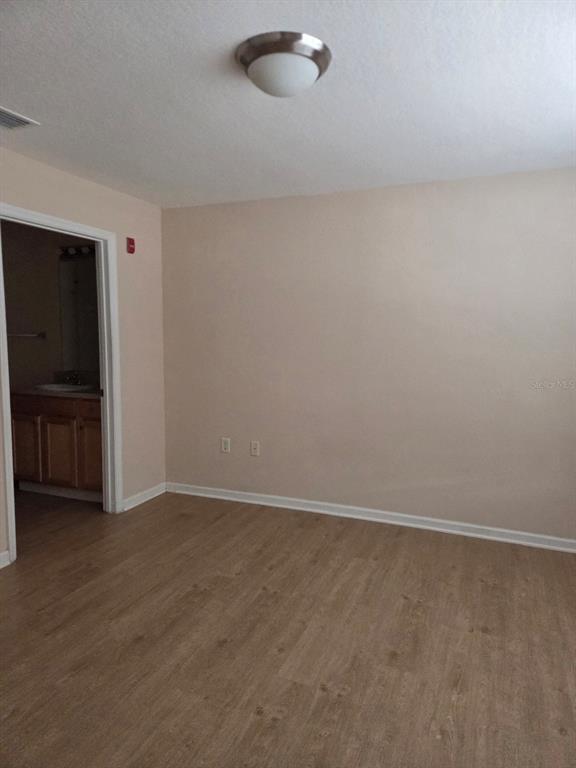 Building Photo - 5824 Lake Pointe Village Cir