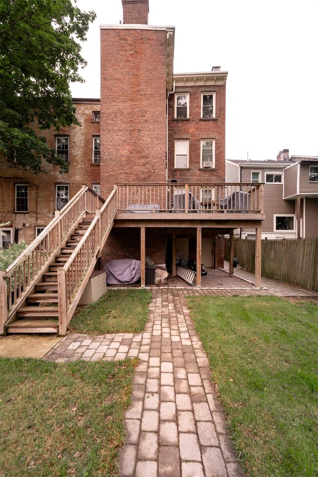 Building Photo - 175 Liberty St