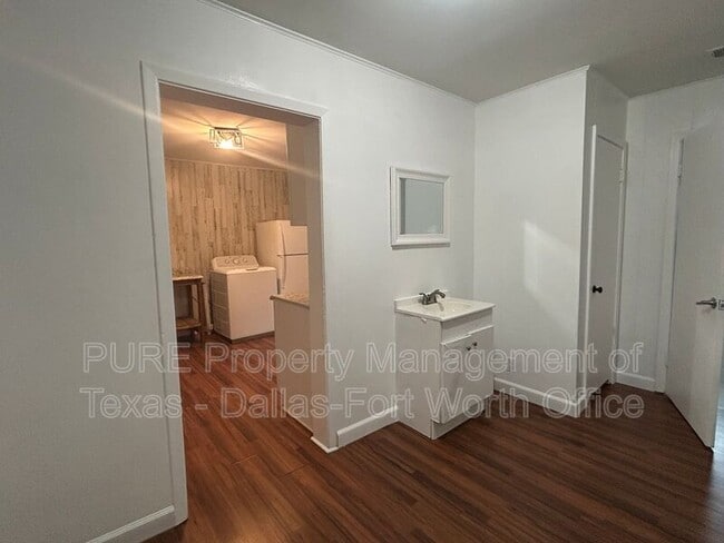 Building Photo - 3204 Grayson St