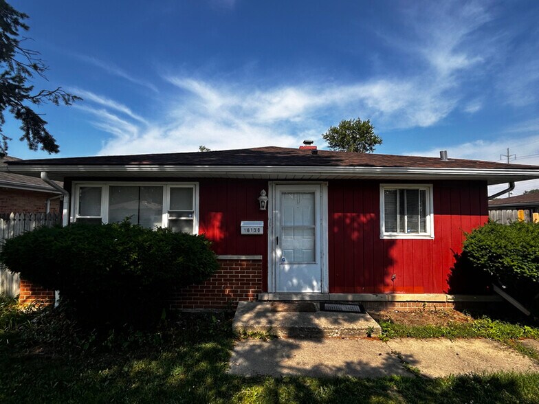 Primary Photo - 16130 S Wood St