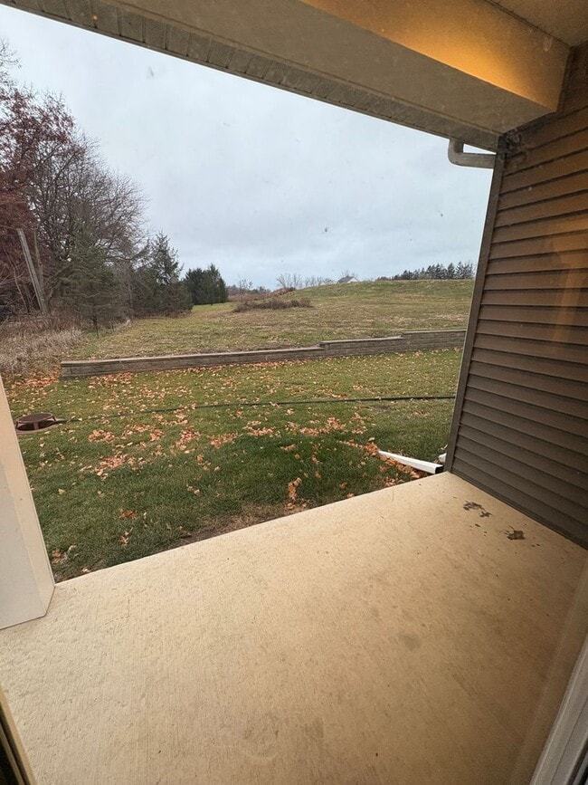 Building Photo - PRICE REDUCED!!! 4 bed / 3 bath Twinhome for Rent!