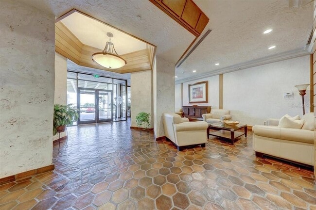 Building Photo - 400 Island Way