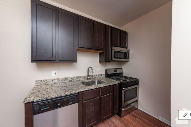 Building Photo - 2 bedroom in Chicago IL 60625