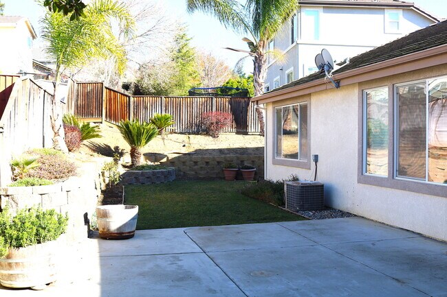 Building Photo - Beautiful Single Story 4 Bedroom in Shadow...