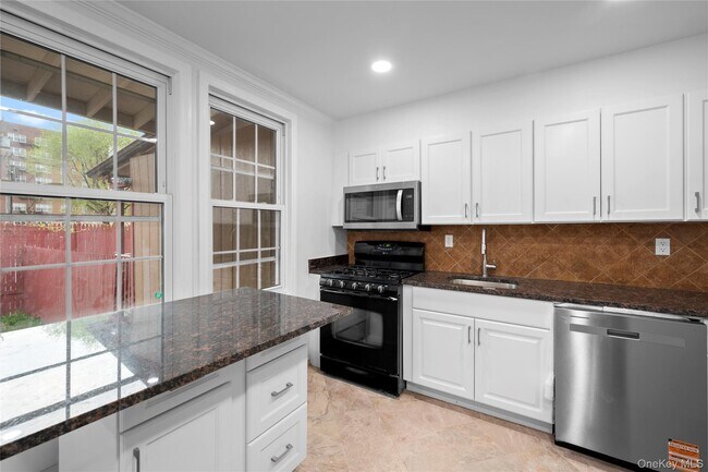 Building Photo - 20 Overhill Pl