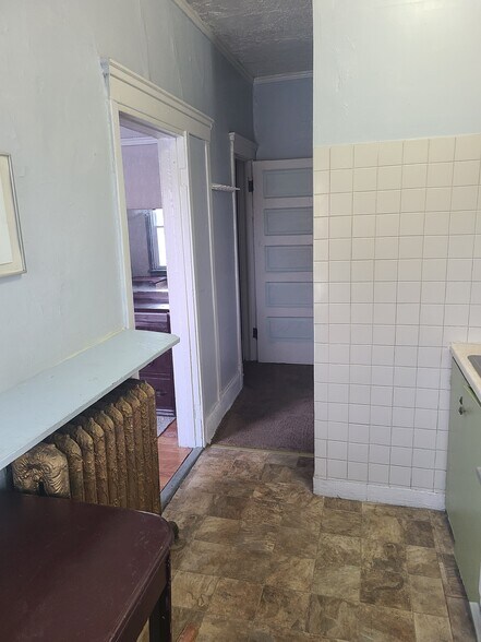 Building Photo - 2344 Prospect Ave E