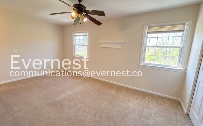 Building Photo - 2325 McClellan Ct