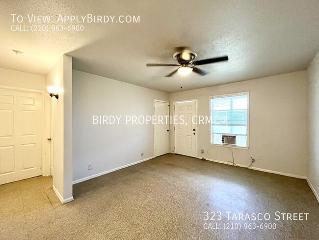 Building Photo - Charming 2-Bedroom Duplex in San Antonio -...