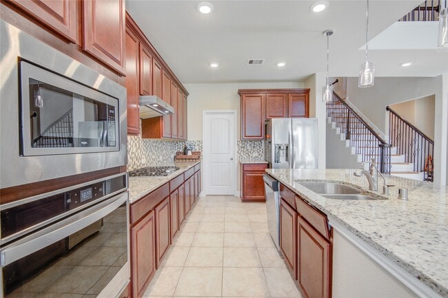 Building Photo - 12902 Oak Fls Dr