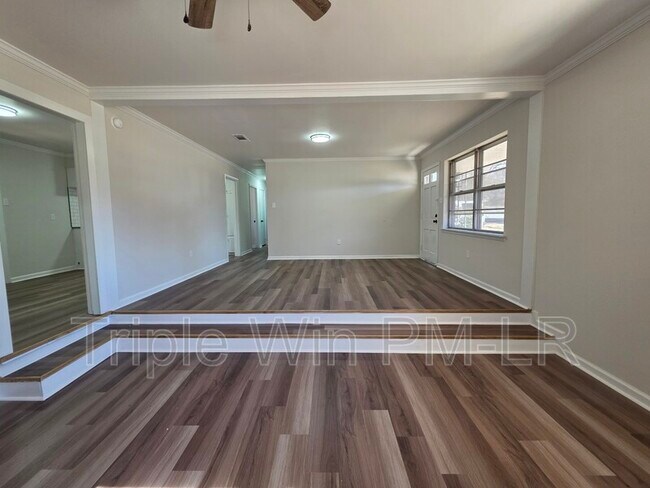 Building Photo - 1413 Nannette St