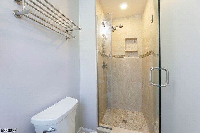 Building Photo - 71 Roosevelt St