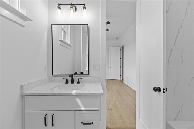 Building Photo - 6120 Hutchins Dr