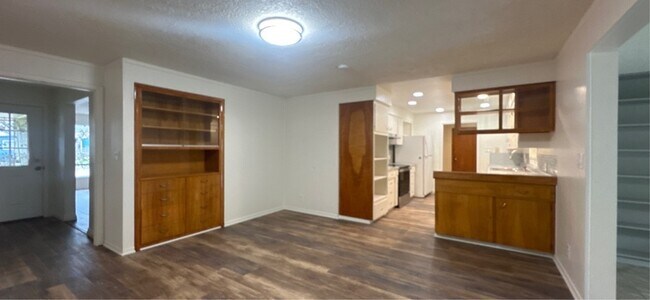 Building Photo - 938 Madison St