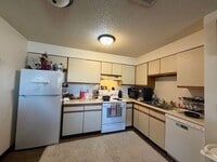 Building Photo - $950 | 2 Bedroom, 1 Bathroom Apartment | Pet Friendly* | Available for February 1st, 2026 Move In!*