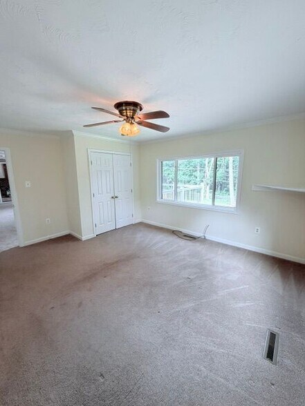 Building Photo - 350 Adelina Rd