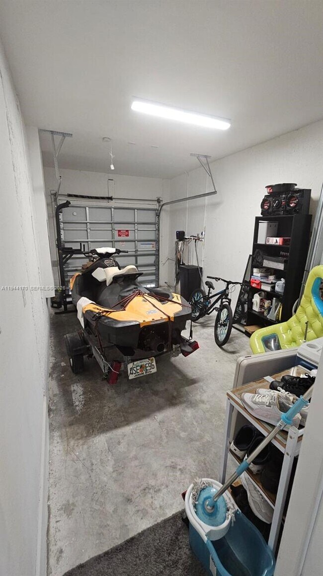 Building Photo - 1146 SE 26th Ter