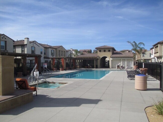 Building Photo - 40407 Calle Real