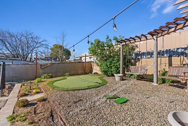 Building Photo - 2037 36th Ave