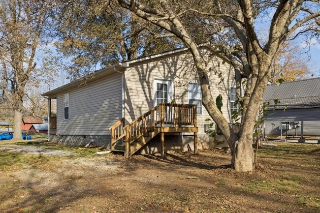 Building Photo - 216 Winters St