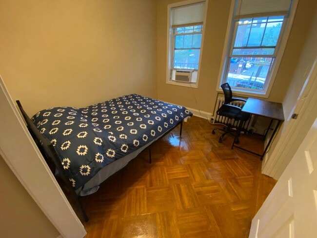 Primary Photo - 4003 8th St NW