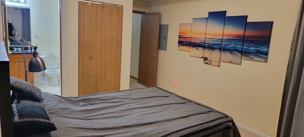 Master Bedroom - 2322 S Canal St