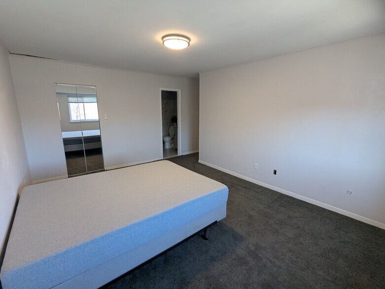 Building Photo - 47301 Delaire Landing Rd