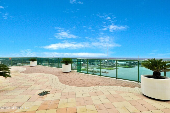 Building Photo - 1431 Riverplace Blvd