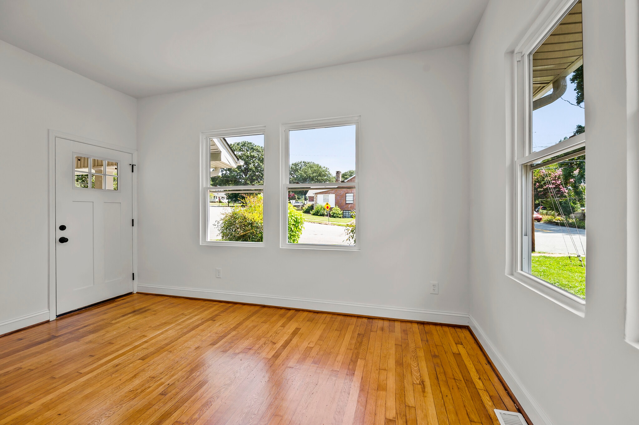 Building Photo - 512 Granville Dr