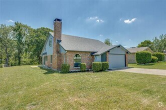 Building Photo - 5818 Jester Dr