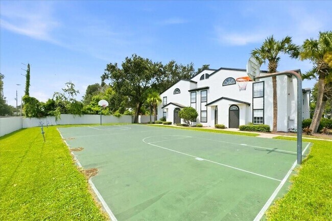 Building Photo - 1612 Columbia Arms Cir
