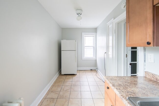Building Photo - 1327 1st St