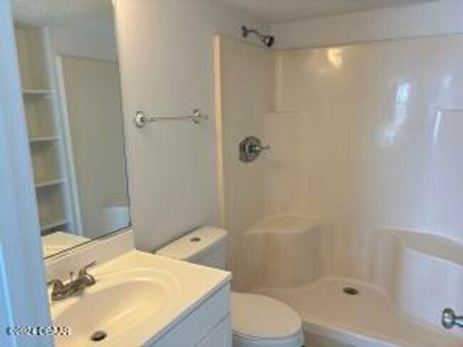 Building Photo - Ocean Front Condo in Ormond Beach