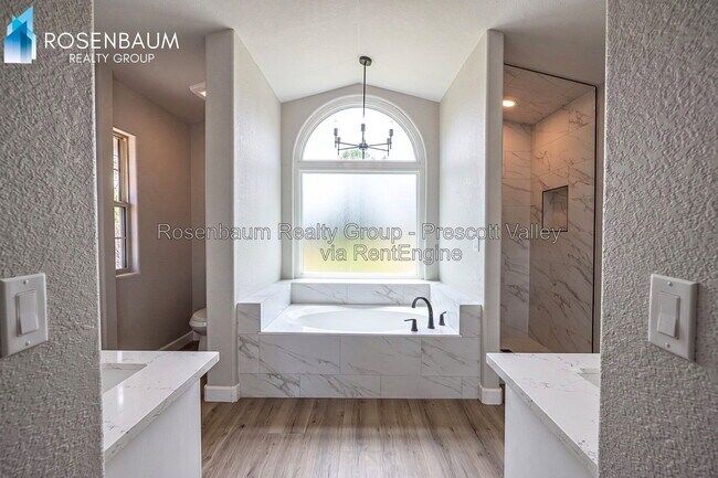 Building Photo - 8983 E Volcano Dr