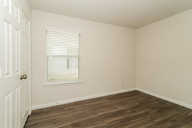 Building Photo - 5566 Latta Plantation Dr