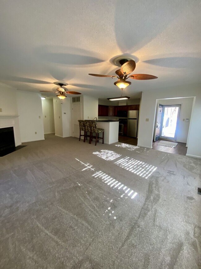 Building Photo - GHENT