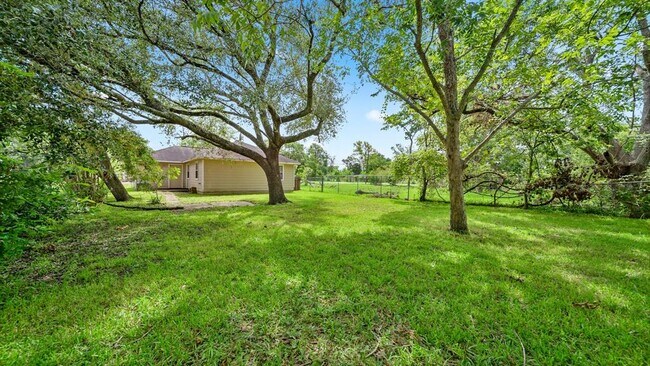 Building Photo - 2216 Avenue F