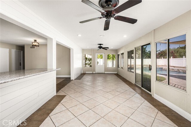 Building Photo - 1129 Iris Cir