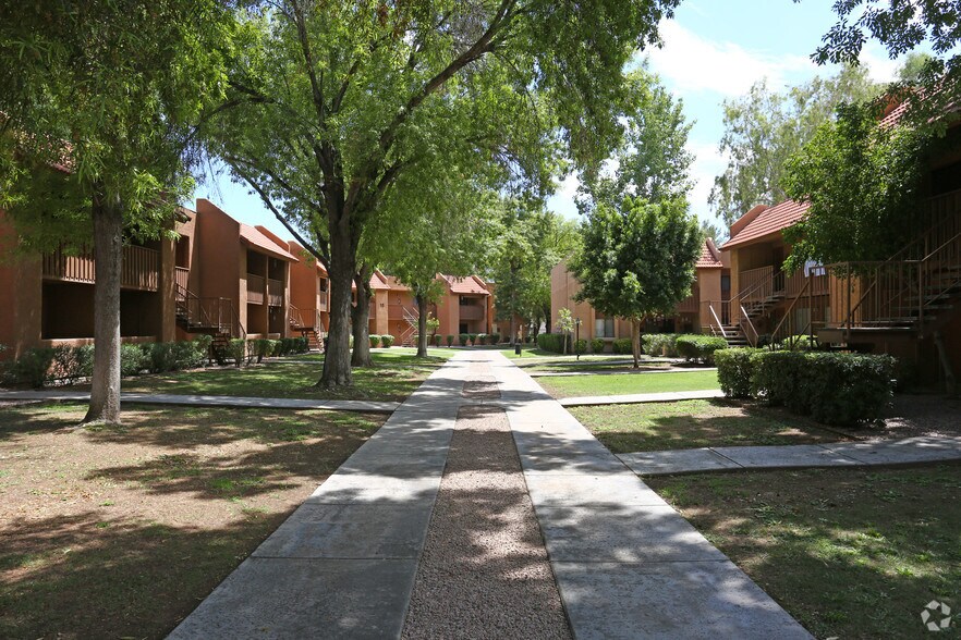 Oakridge Apartments 3330 W Greenway Rd Phoenix AZ 85053 Apartment