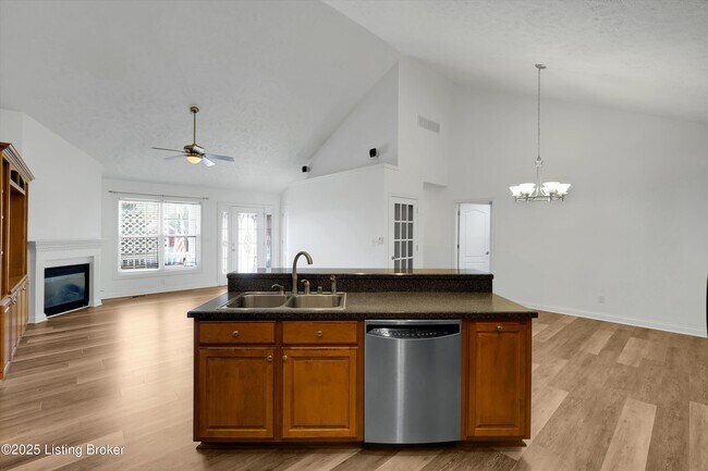Building Photo - 12611 Bernay Pl