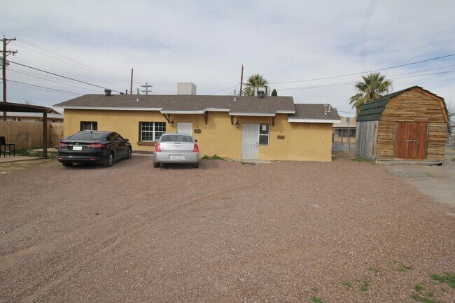Building Photo - 8903 Old County Dr