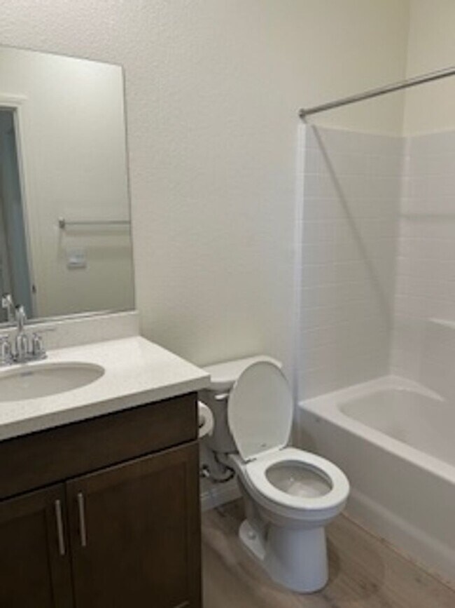 Building Photo - Spacious New Home with 5 Bedrooms in Hende...