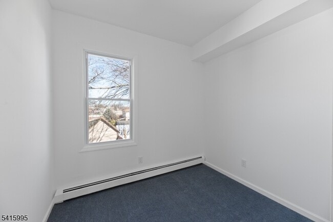 Building Photo - 118 Ray St