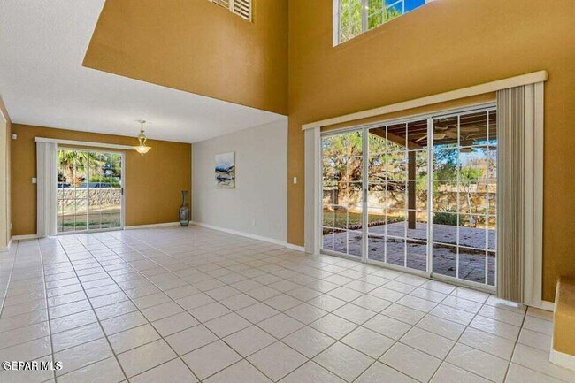 Building Photo - 650 Vera Ct