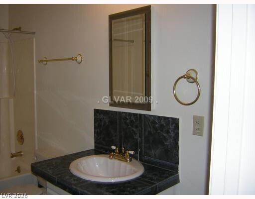 Building Photo - 211 Zinc St