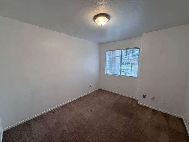 Building Photo - Cute Home in EGUSD