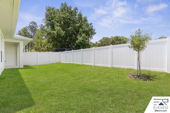 Building Photo - Brand New, fully fenced on a quiet cul-de-sac