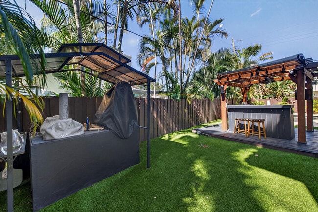 Building Photo - 2211 St