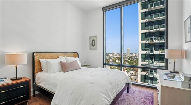 Building Photo - 3410 Yoakum Blvd