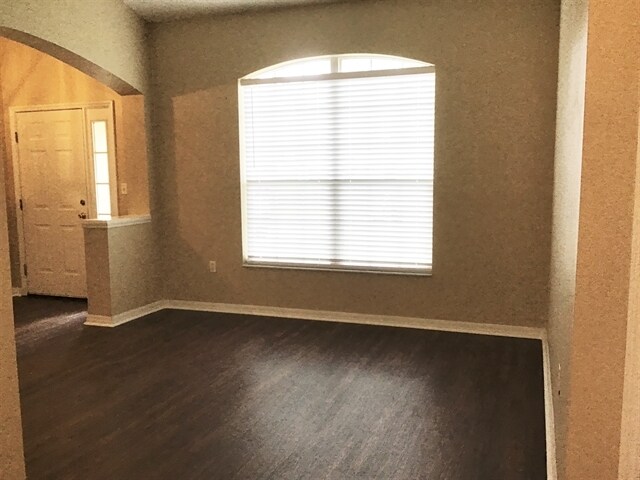 Building Photo - 558 Hatcher St SE